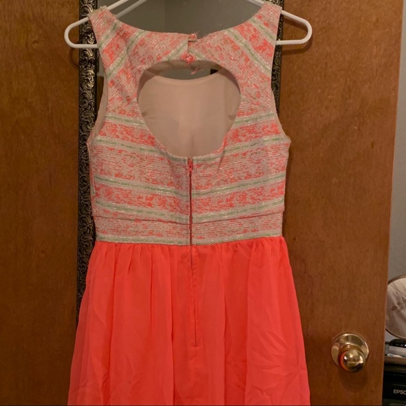 CITY TRIANGLES woman’s dress. - Picture 2 of 5